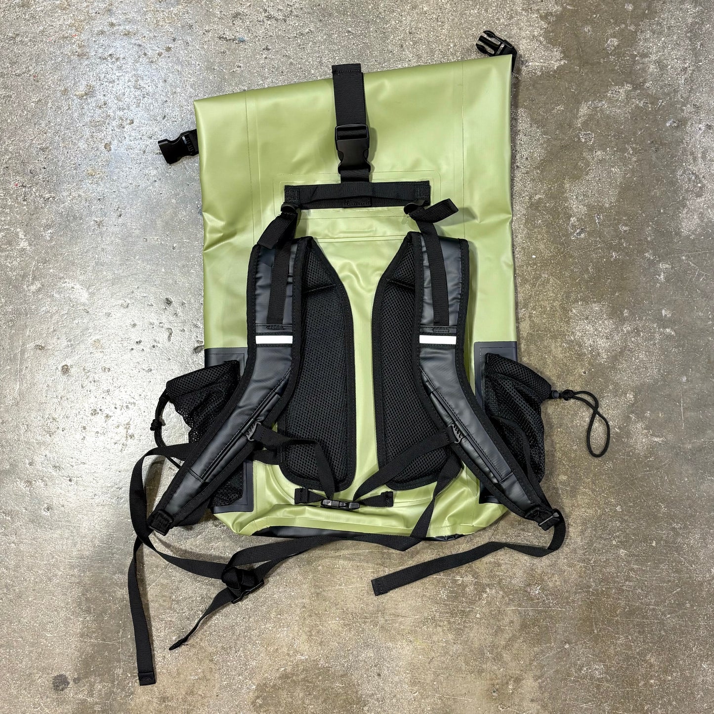 RUGGED LIFE 40L WATERPROOF DRY & HAUL BAG BACKPACK WITH PADDED STRAPS