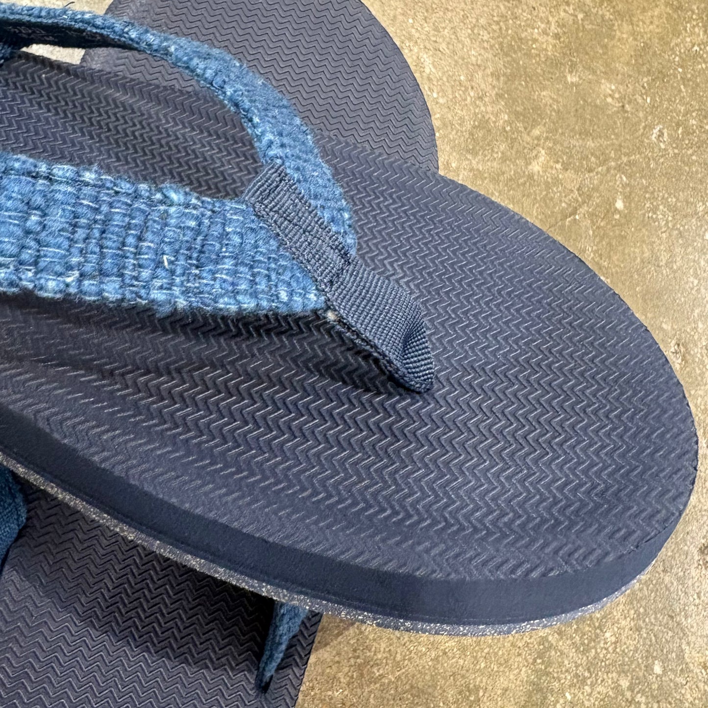 INDOSOLE   MEN’S FLIP FLOPS RECYCLED PABLE STRAPS   SHORE/INDIGO