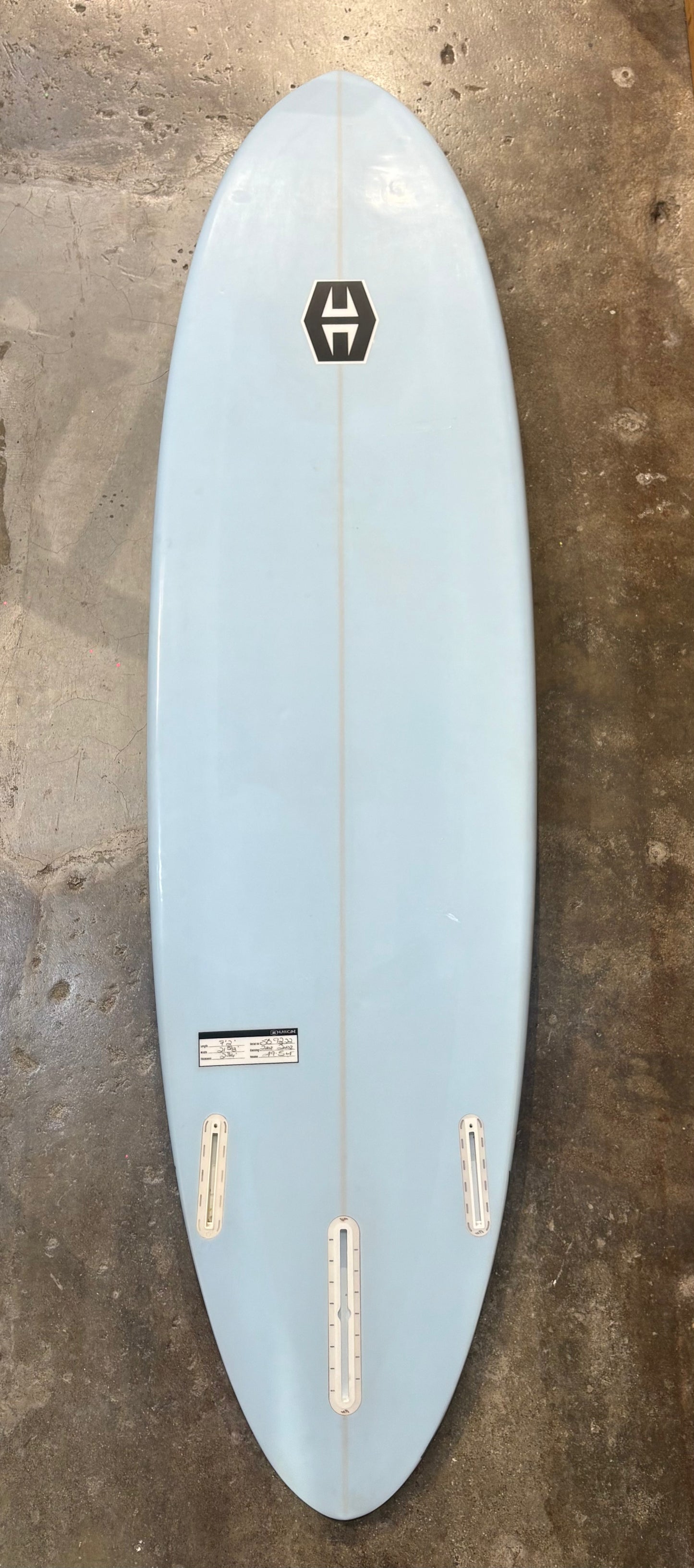 HURRICANE  -  MODERN MID LENGHT   7'2    21 5/8    2 3/4    49.4L